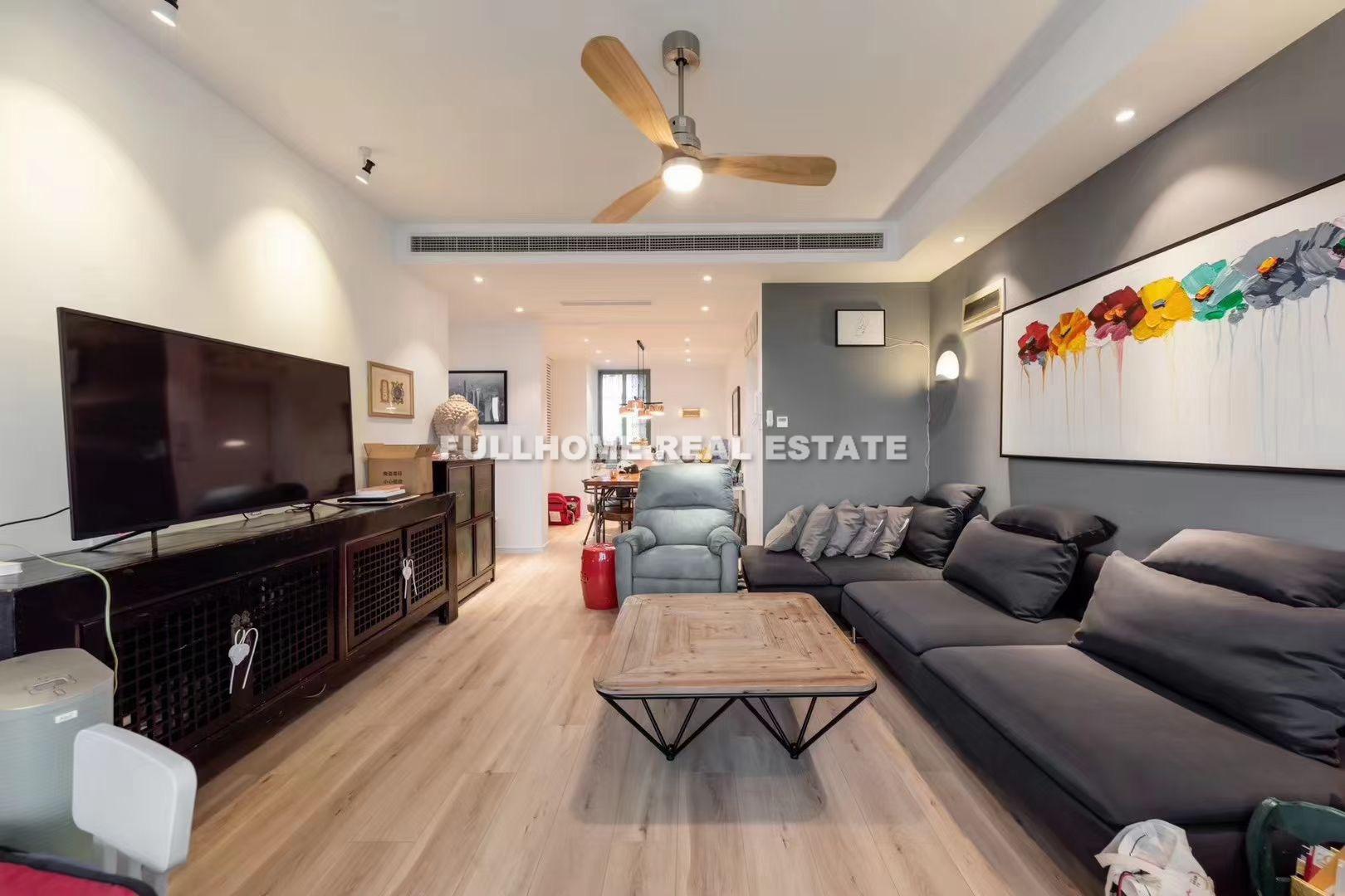 Same compound: Jinqiao Ai Jianyuan, 2 bedrooms in Shanghai