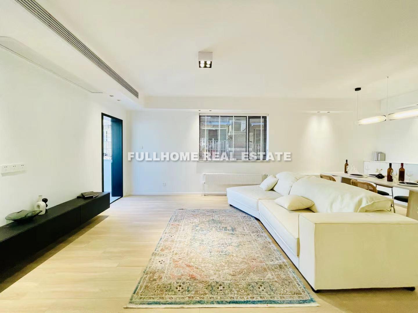 Same compound: Tian Yao Garden, 3 bedrooms in Shanghai