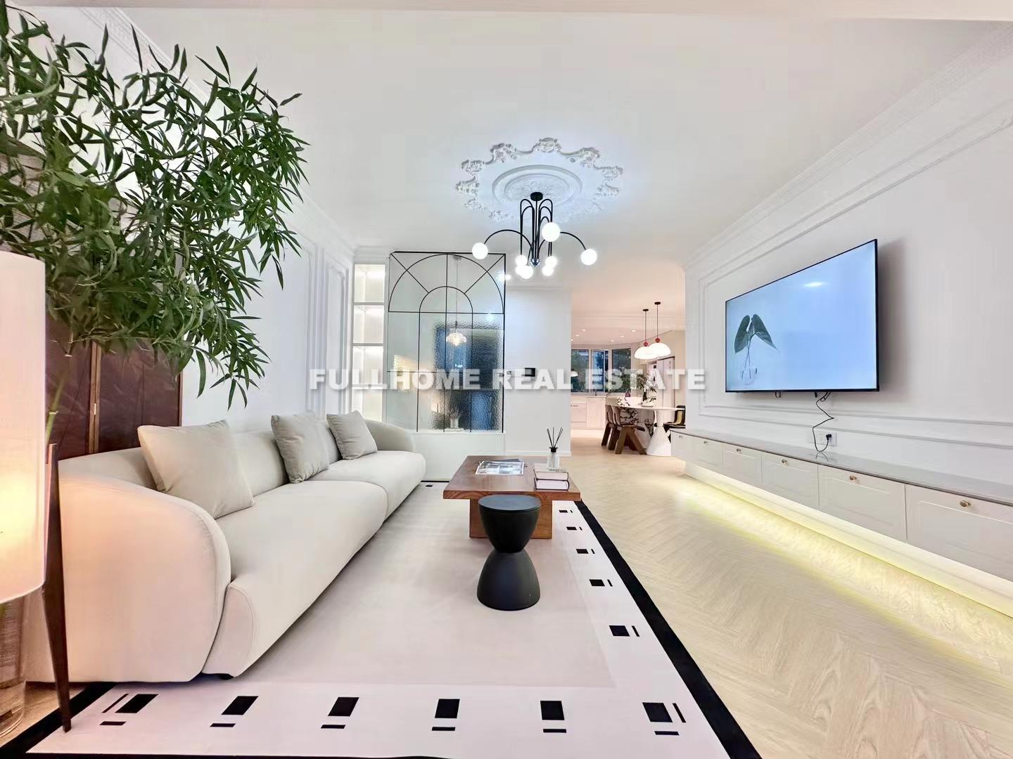 Same compound: Nanyang Xingdu, 3 bedrooms in Shanghai