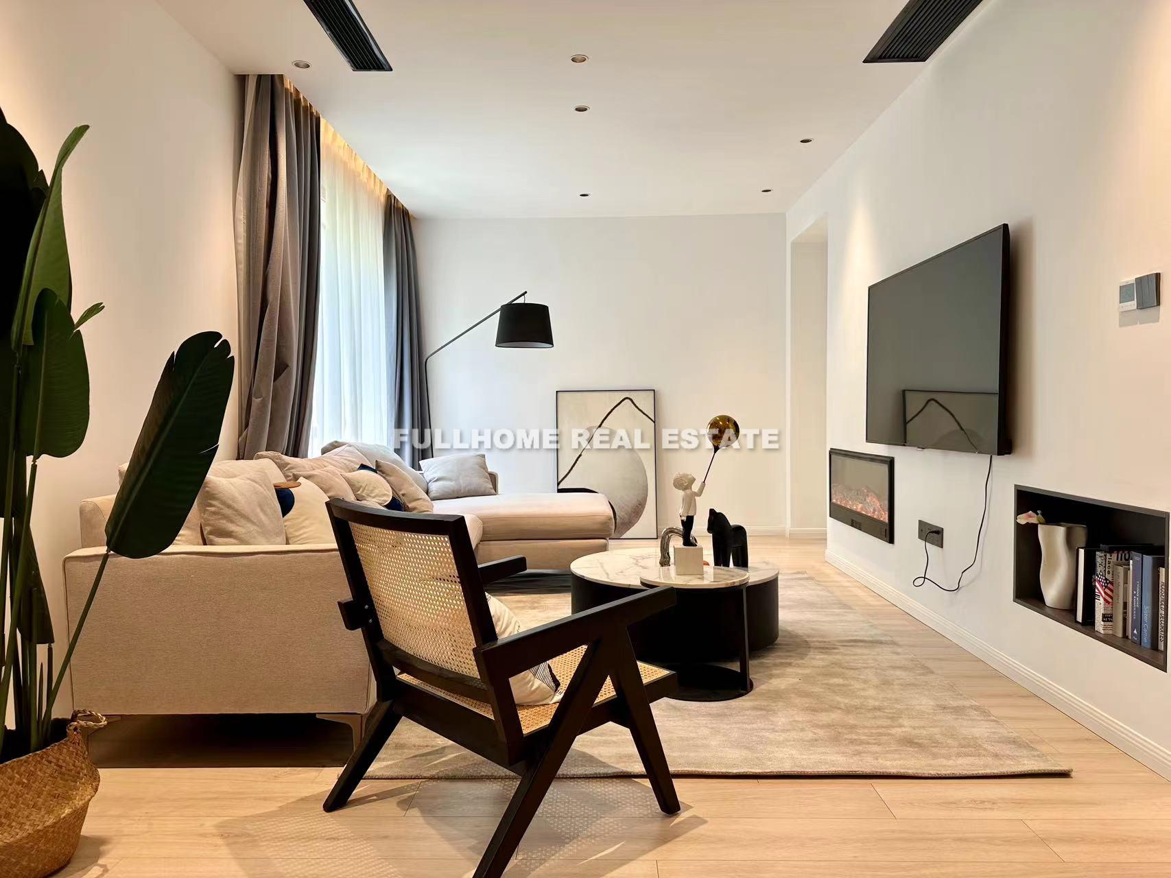 Similar property: Dynasty Villas, 4 bedrooms, 342 sqm in Shanghai