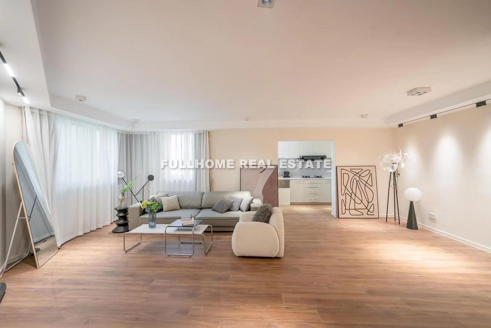 Same compound:  Jinwei Apartment, 2 bedrooms in Shanghai