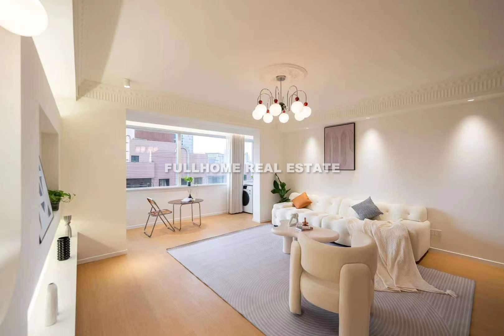 Same compound: Ren Da Apartment, 3 bedrooms in Shanghai
