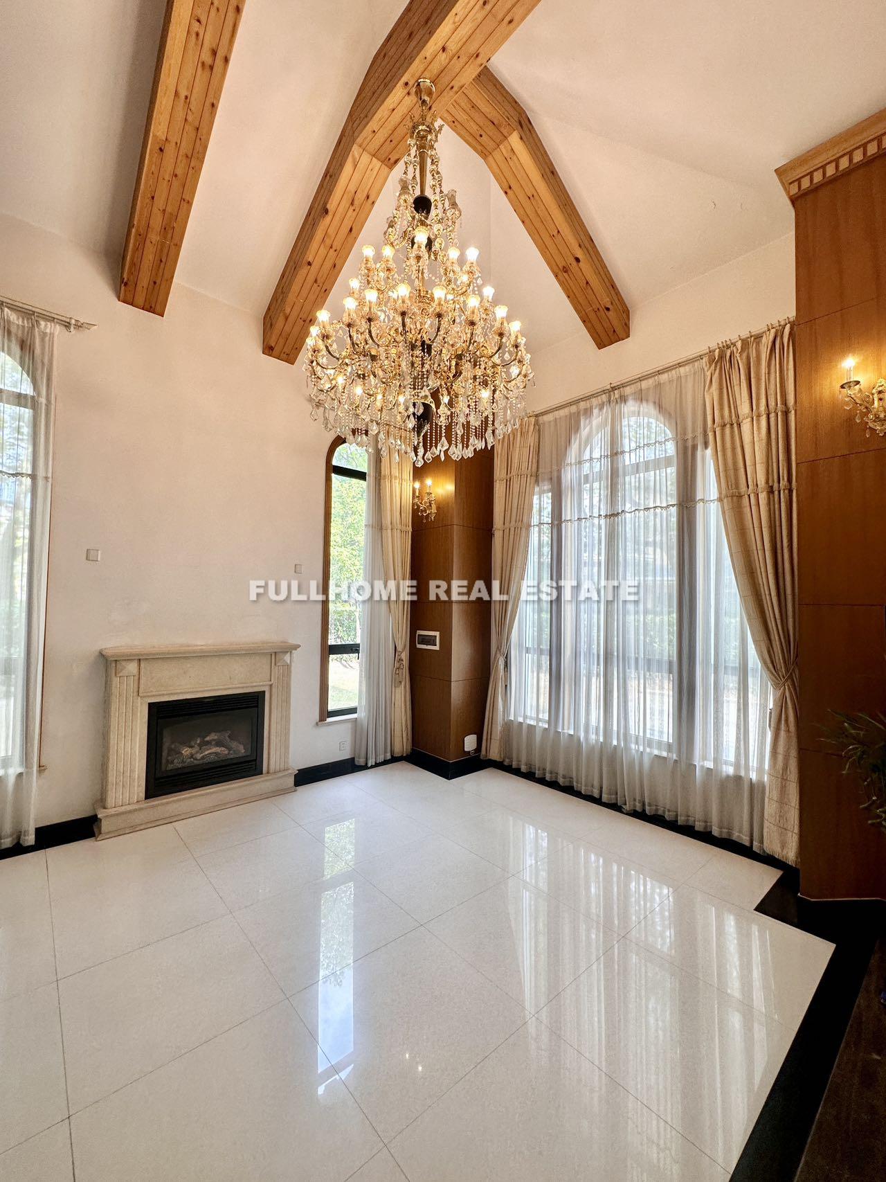 Same compound: Risen Garden, 4 bedrooms in Shanghai