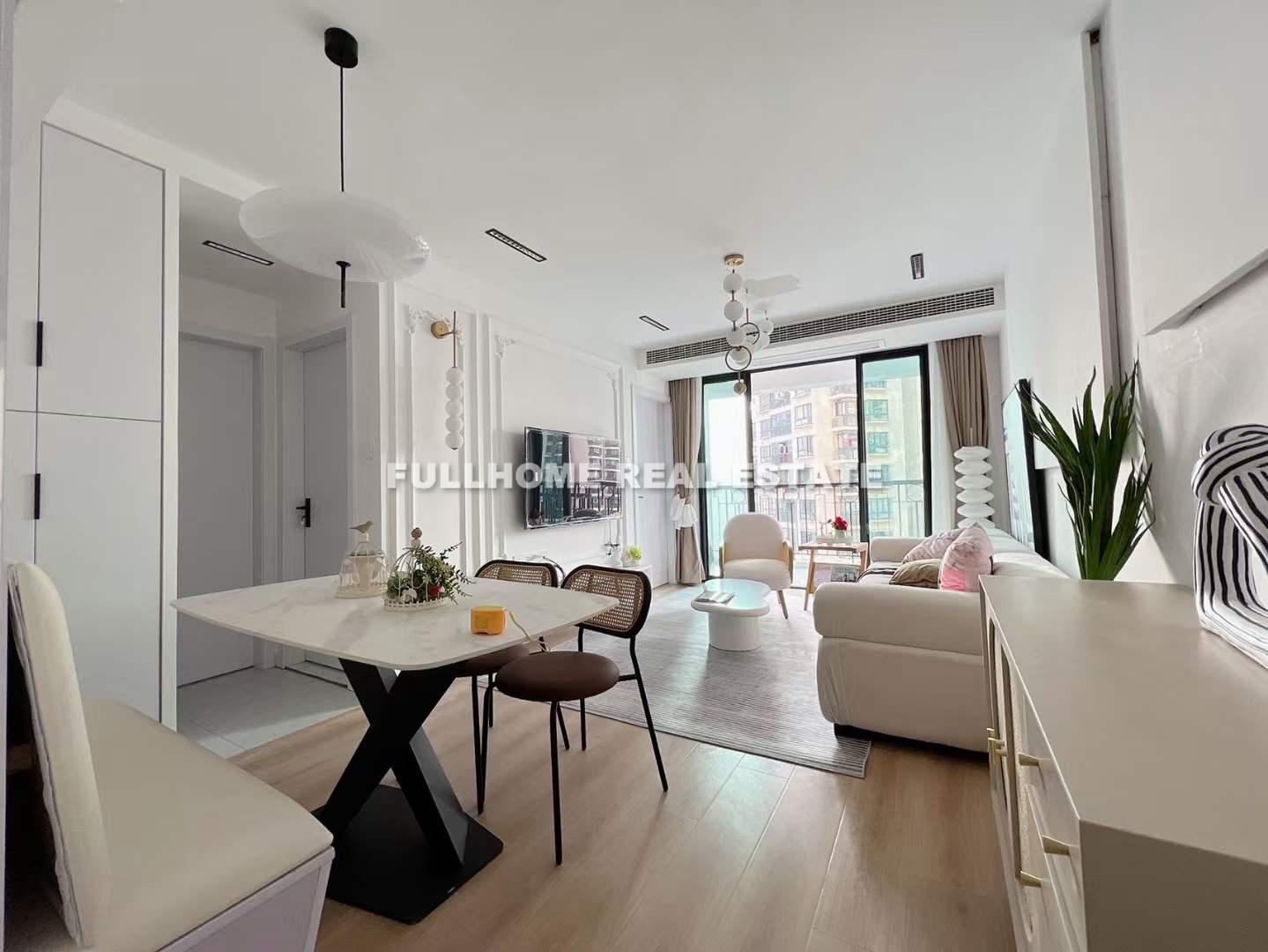 Zhong Yuan Liang Wan Cheng - 1 bedroom apartment in Shanghai, Putuo, Downtown