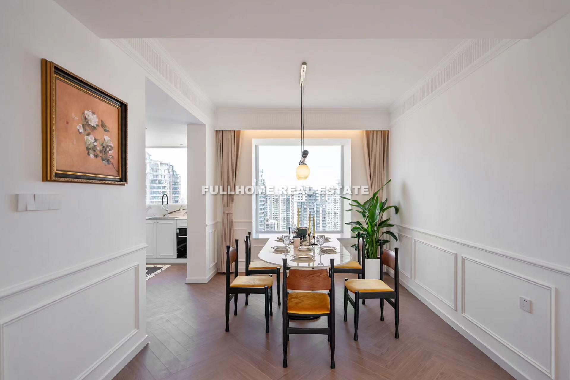 Similar property: Tianji Garden, 4 bedrooms, 200 sqm in Shanghai