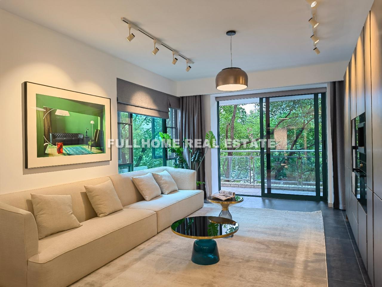 Same compound: Oriental Manhattan, 3 bedrooms in Shanghai
