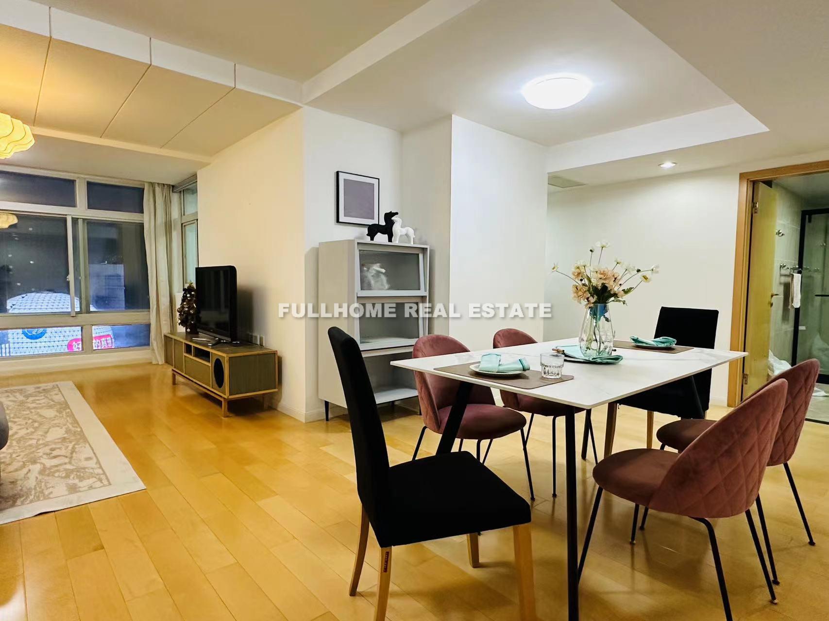 Huijin Plaza - 2 bedroom apartment in Shanghai, Xujiahui, Downtown