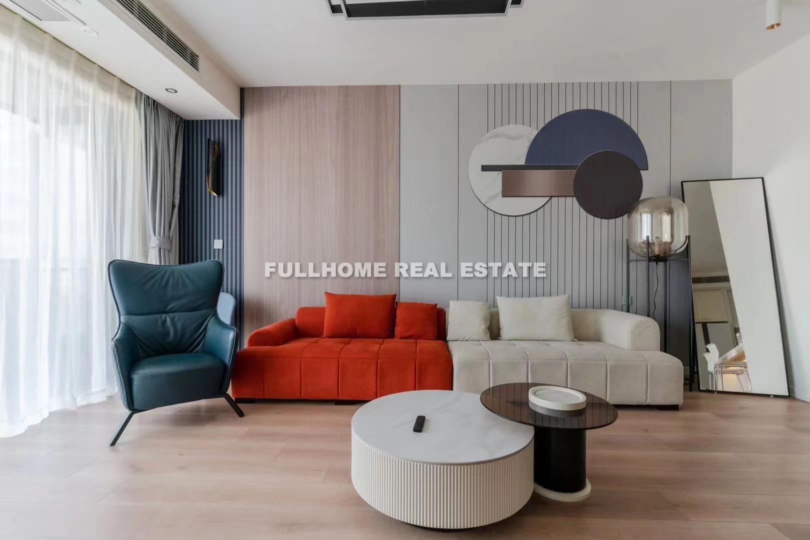 Same compound: Sea of Clouds Garden, 4 bedrooms in Shanghai