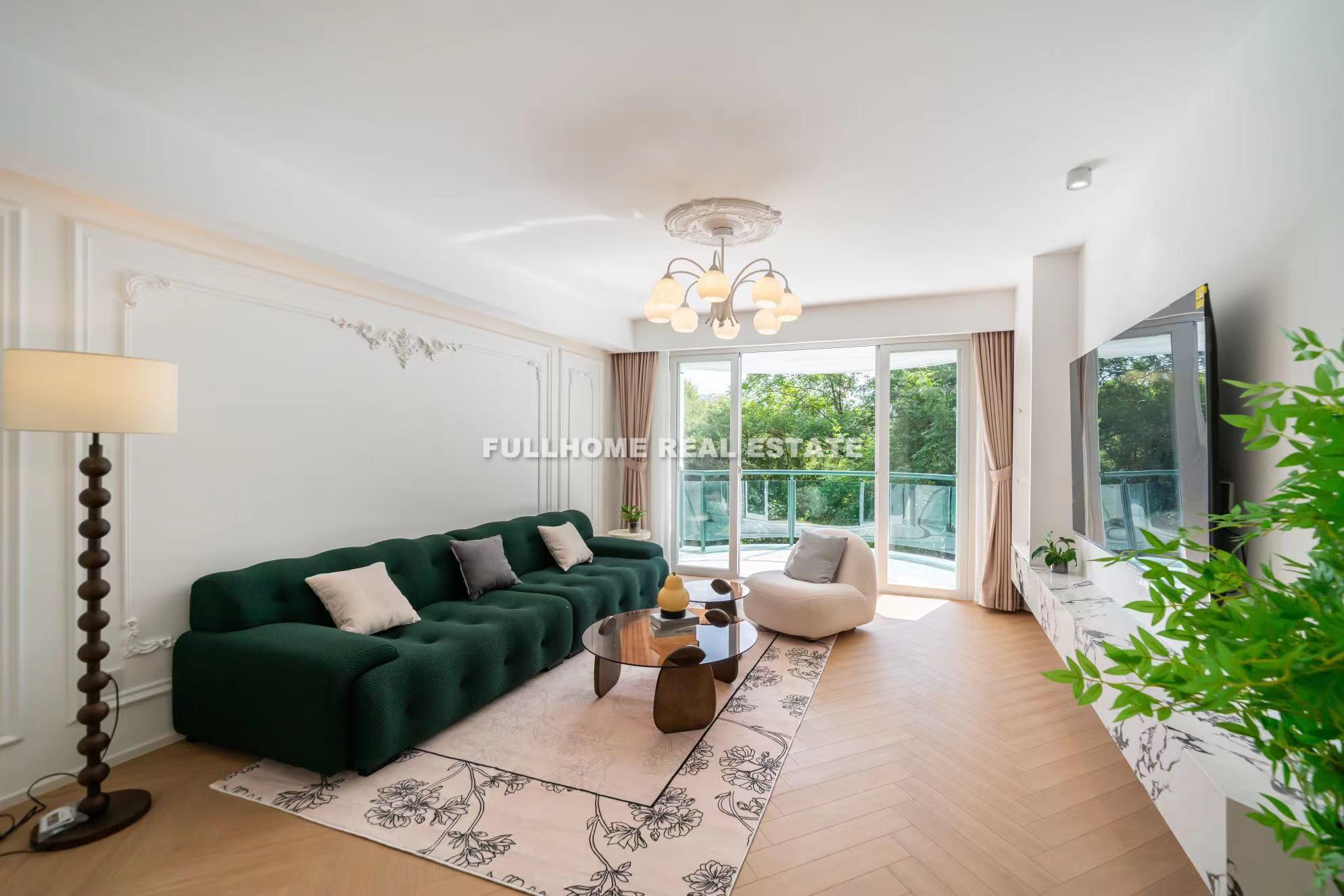 Same compound: Wuyi Garden, 3 bedrooms in Shanghai