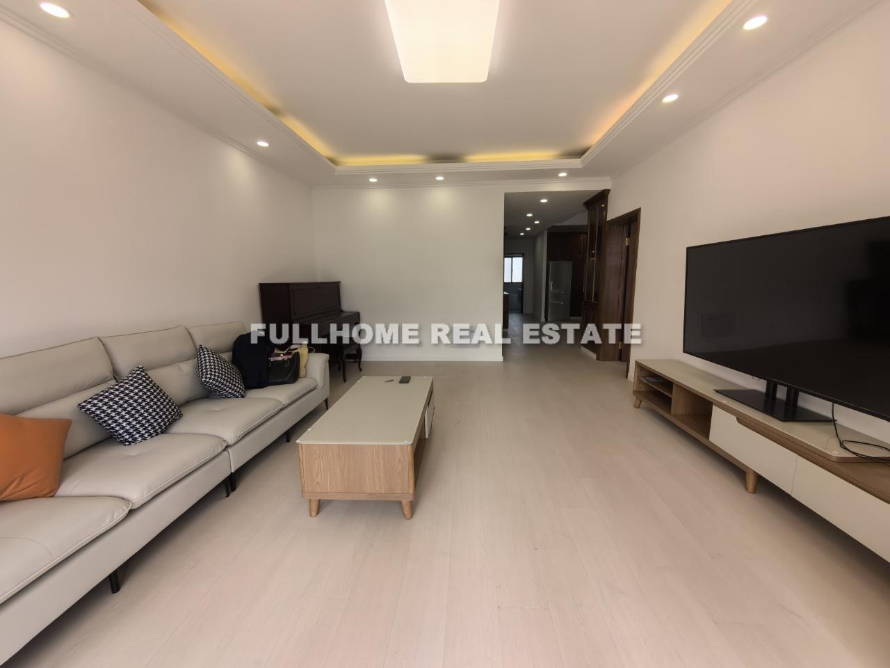 Same compound: Hongqiao Cui Ting, 2 bedrooms in Shanghai