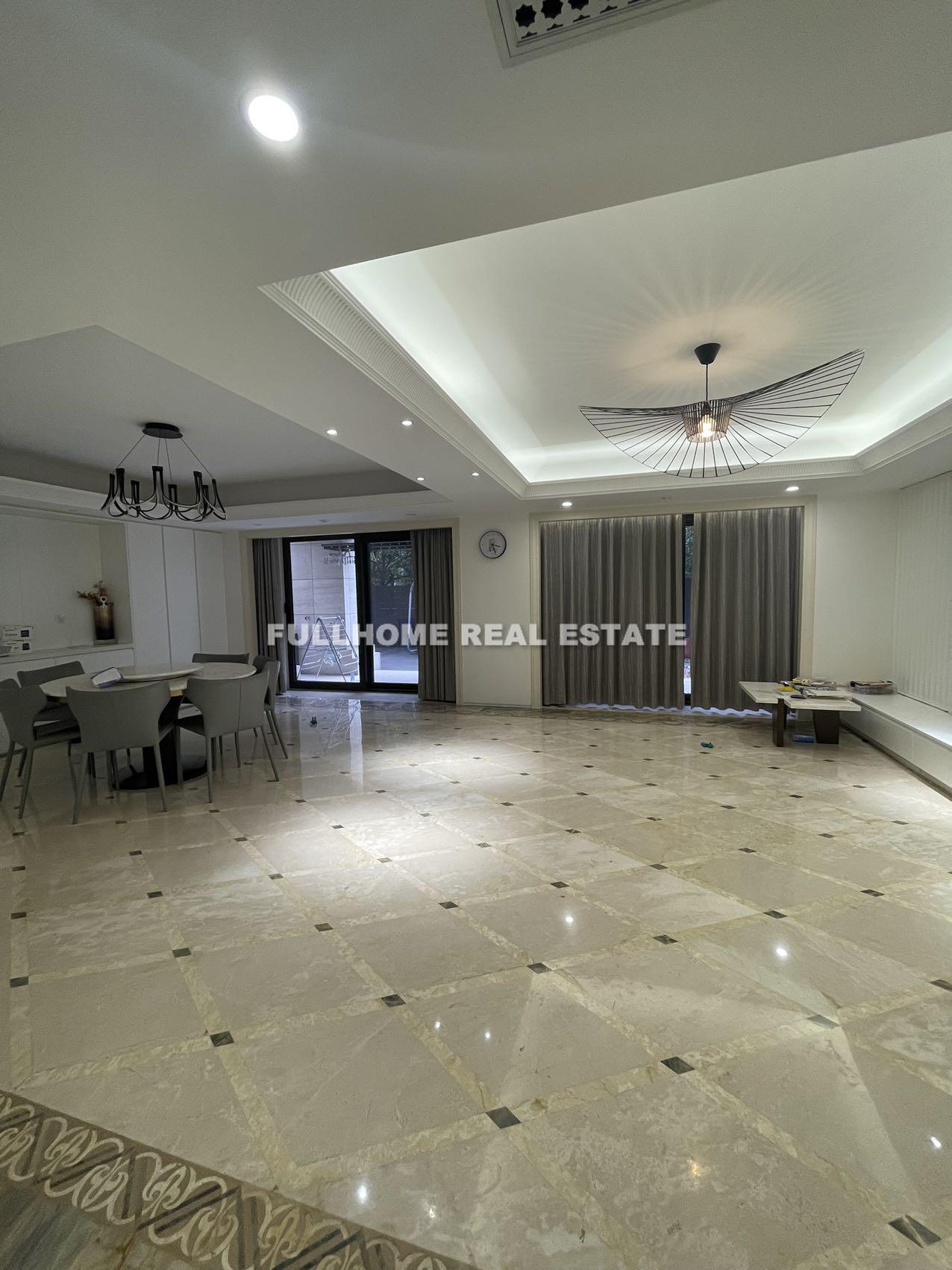 Same compound: Fu Di Yu Xi Jiao, 4 bedrooms in Shanghai