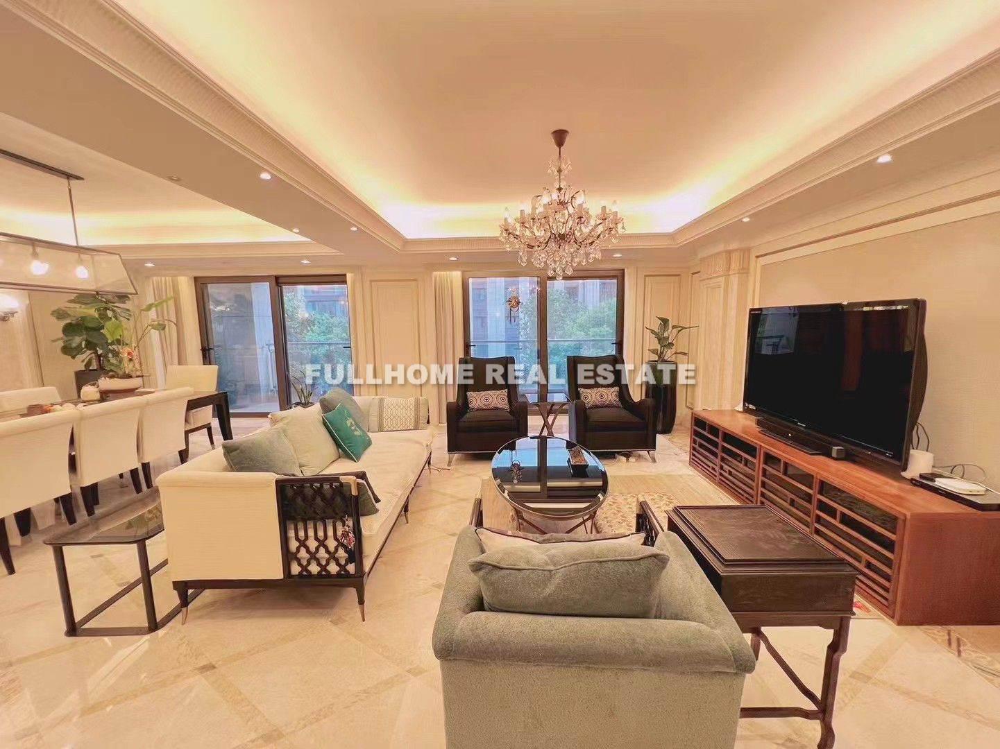 Similar property: Fu Di Yu Xi Jiao, 4 bedrooms, 296 sqm in Shanghai