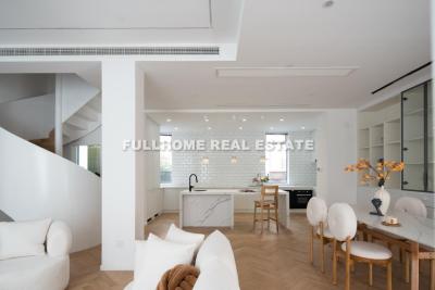 Similar property: Xin Fu Kang Li, 4 bedrooms, 240 sqm in Shanghai