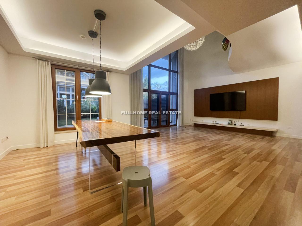 Lane Bridge Villa - 4 bedroom apartment in Beijing, Shunyi