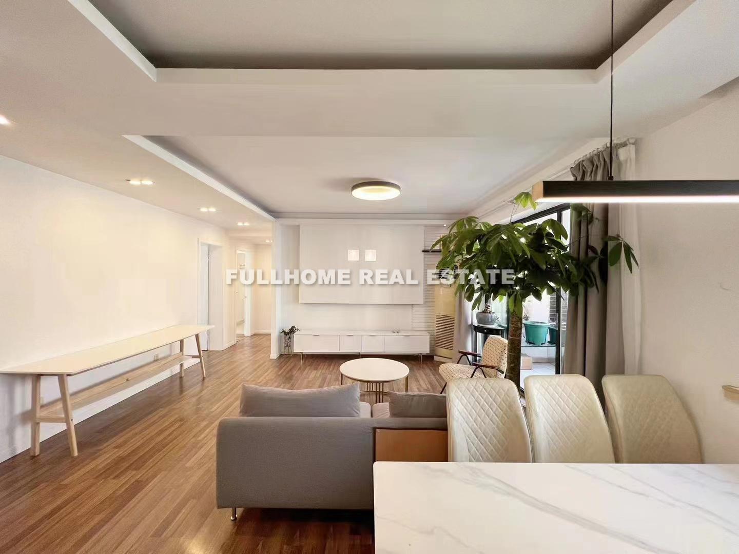 HuiLong New Town - 3 bedroom apartment in Shanghai, Xintiandi, Downtown