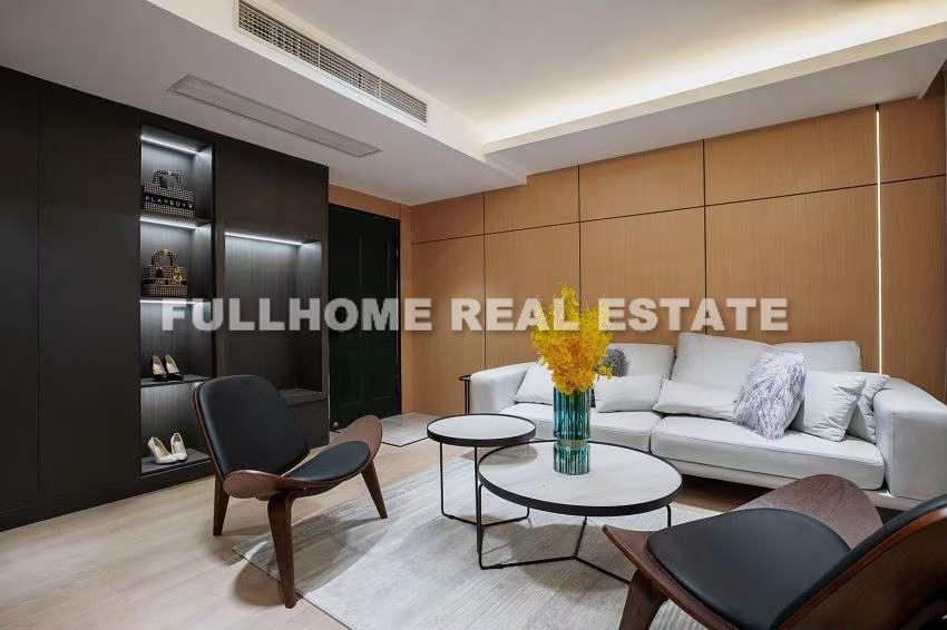 Huijin Plaza - 3 bedroom apartment in Shanghai, Xujiahui, Downtown