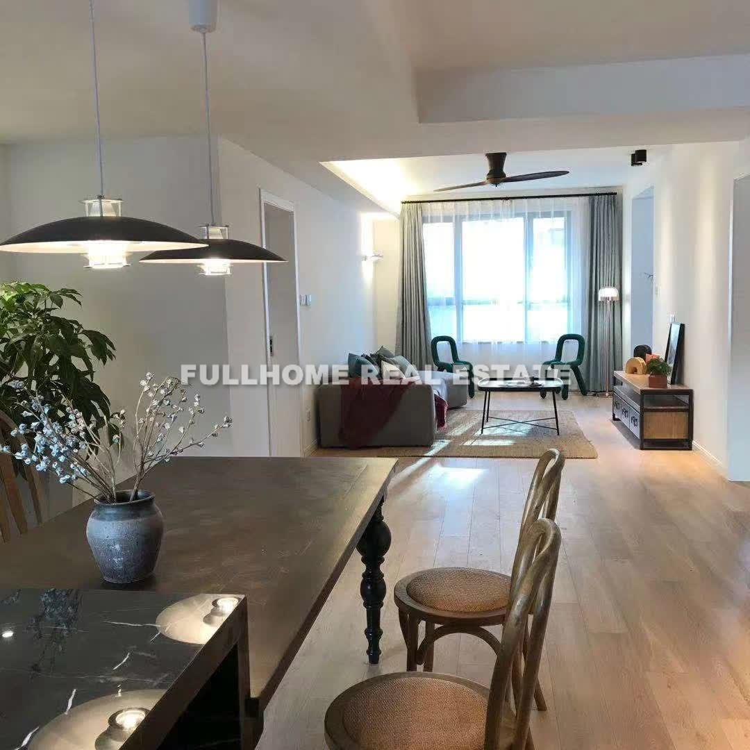 Weihaiyuan - 3 bedroom apartment in Shanghai, People Square, Downtown