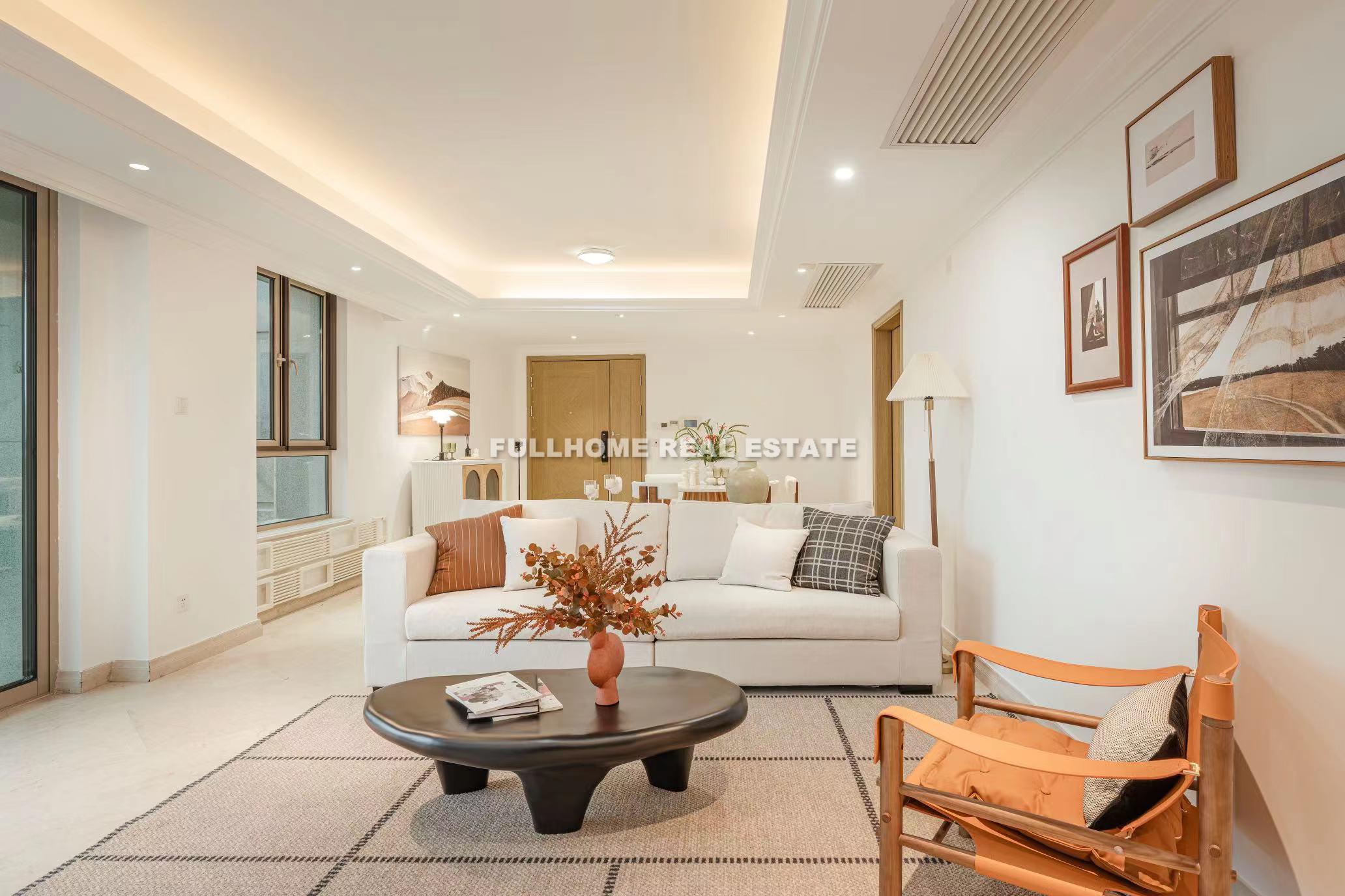 Same compound: Seasons Villa, 3 bedrooms in Shanghai