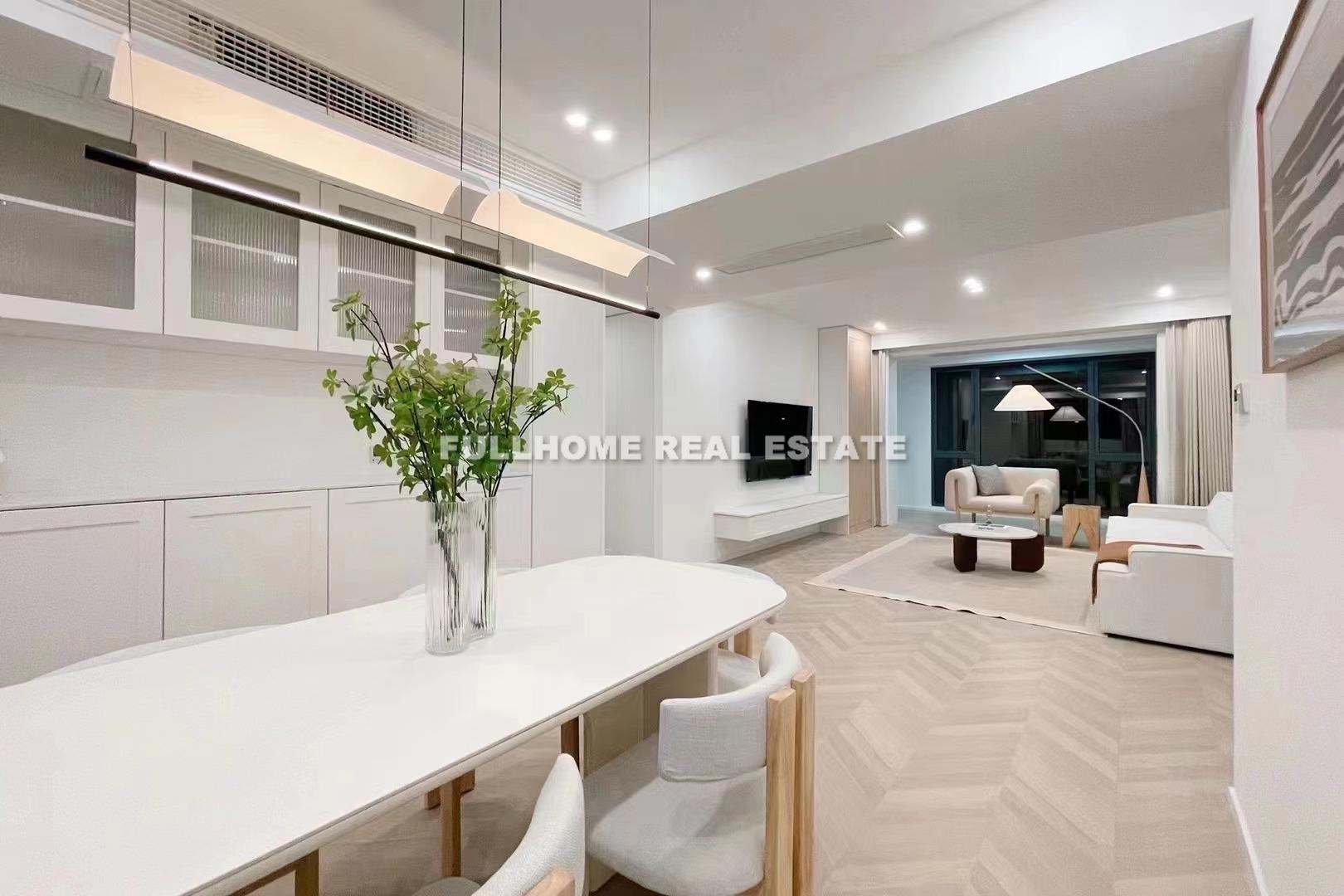 HuiLong New Town - 3 bedroom apartment in Shanghai, Xintiandi, Downtown