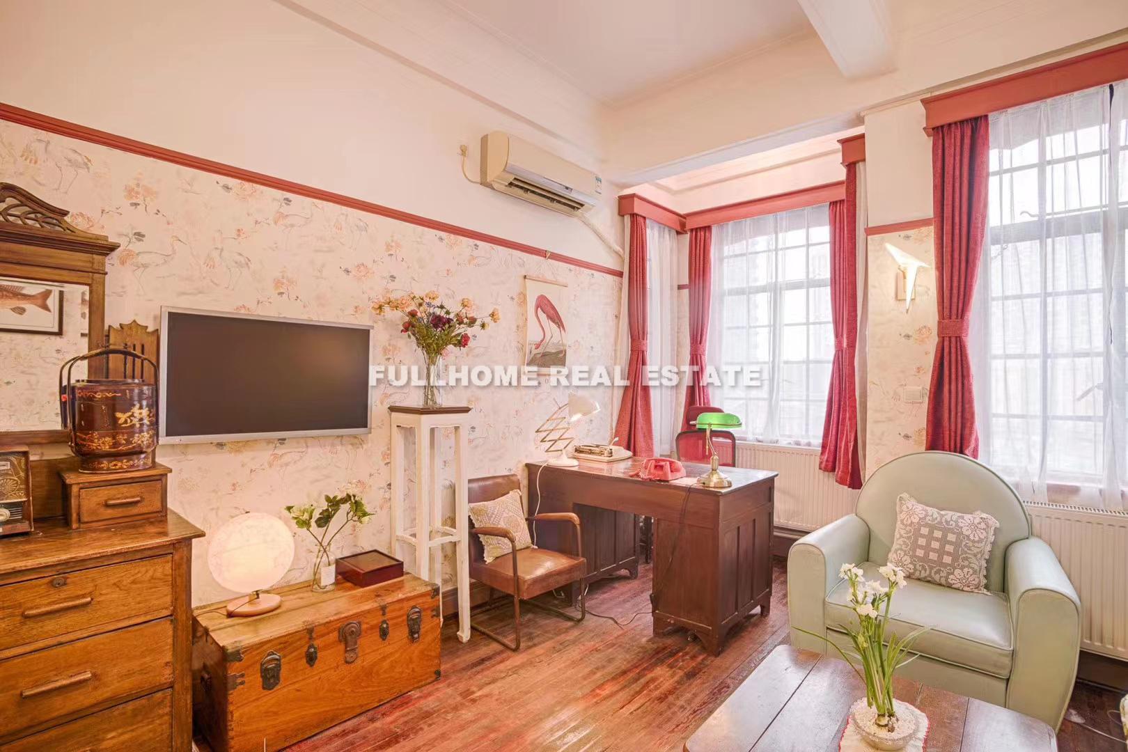Same compound: Embankment Building, 1 bedrooms in Shanghai