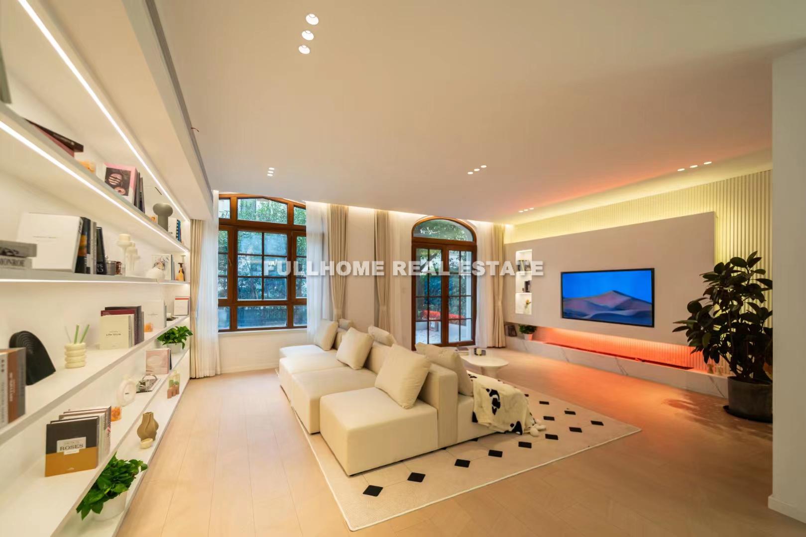 Grand Mansion - 6 bedroom apartment in Shanghai, , 