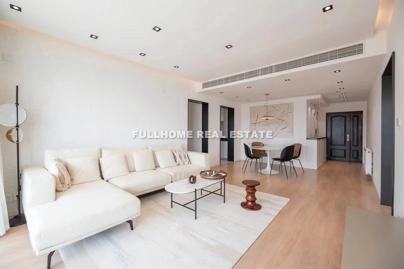 Top Of City - 3 bedroom apartment in Shanghai, People Square, Downtown