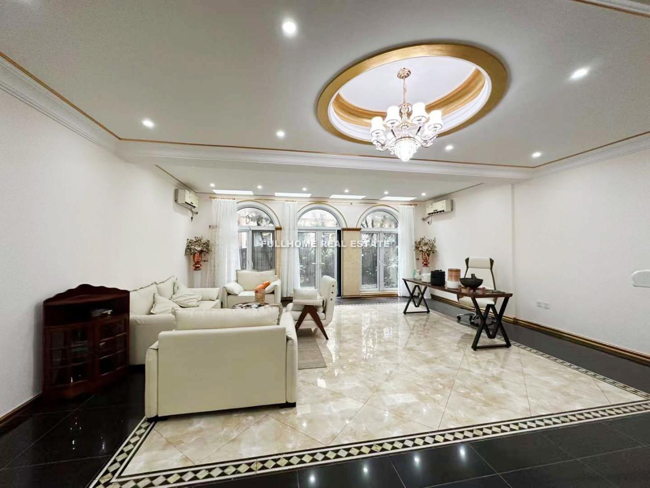 Same compound: Greenland Garden, 6 bedrooms in Beijing