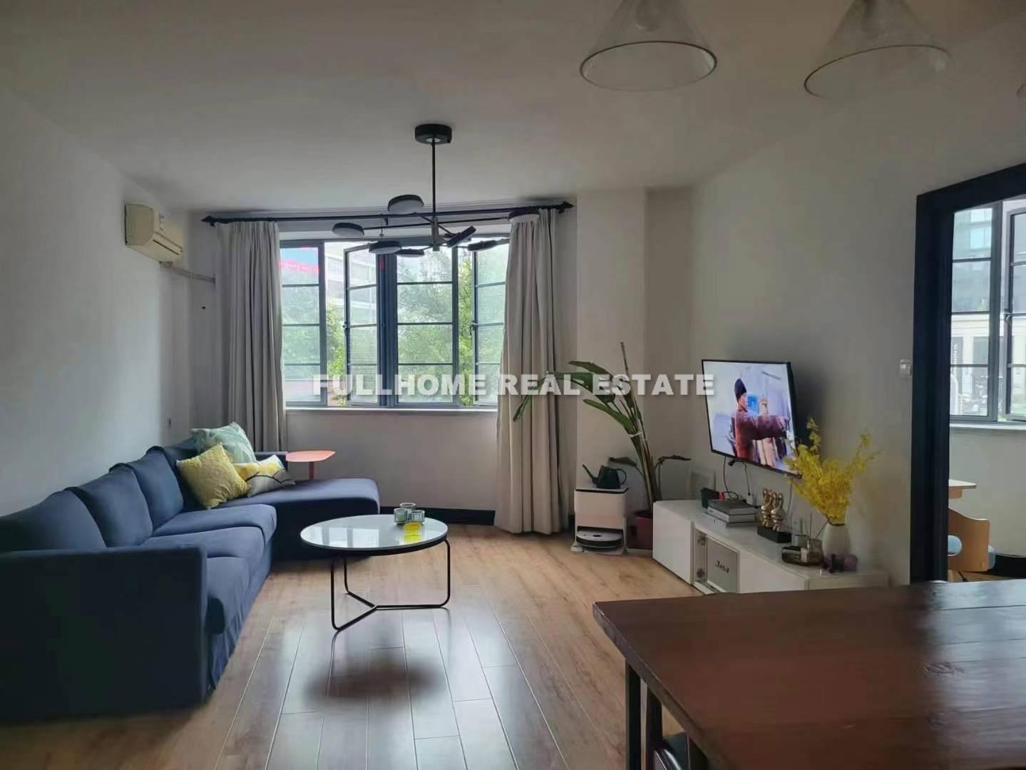 Lane 100-2000 West Nan Jing Road Old House - 2 bedroom apartment in Shanghai, Downtown, Downtown