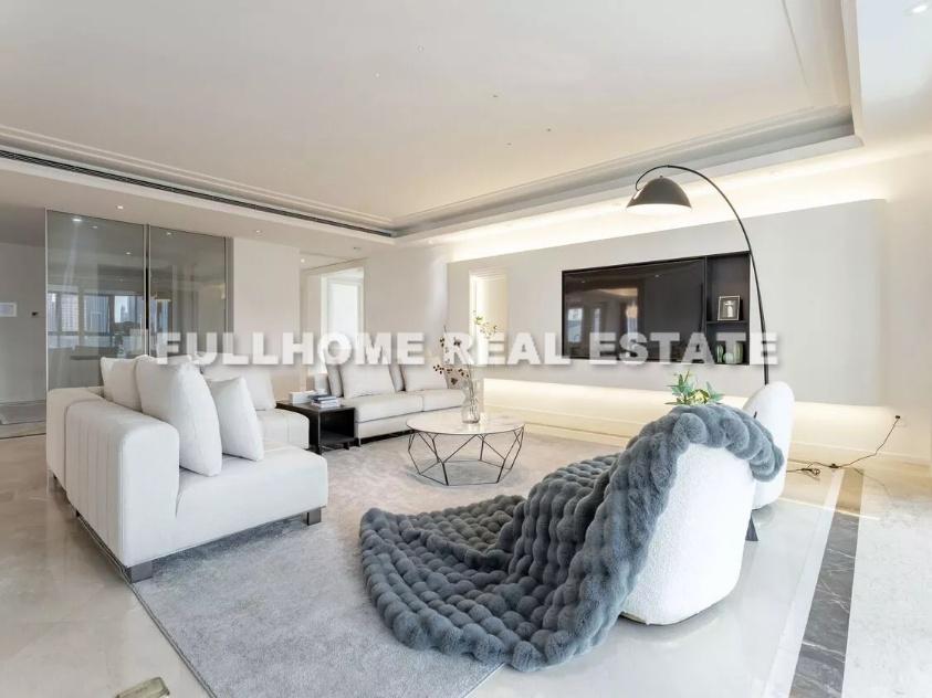 Same compound: The Bay, 4 bedrooms in Shanghai