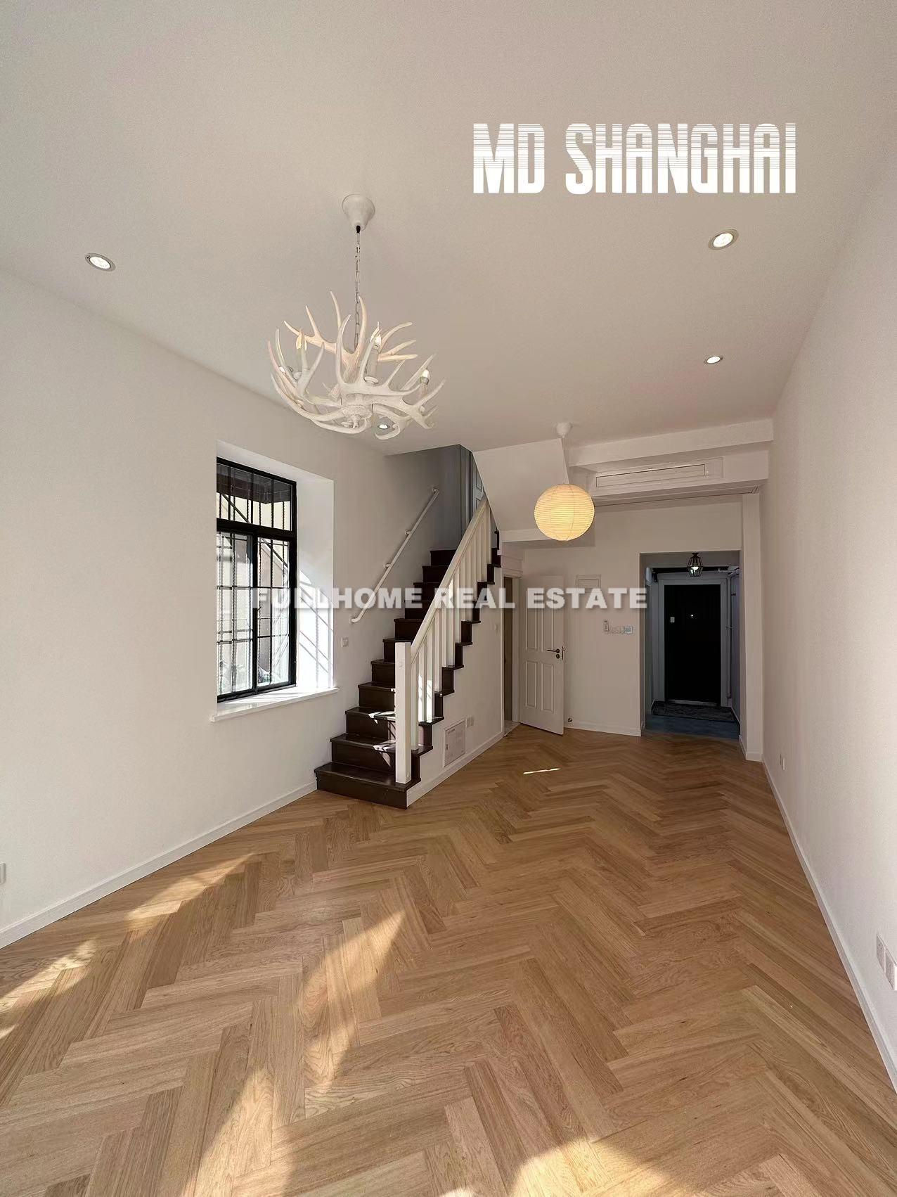 Same compound: Lane1-500 Tianping Road Old House, 4 bedrooms in Shanghai