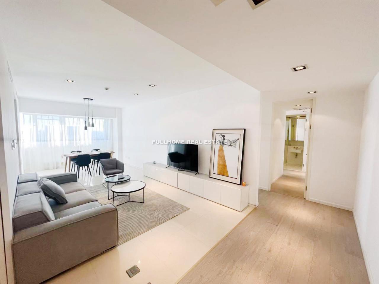 Same compound: Sanlitun SOHO, 2 bedrooms in Beijing