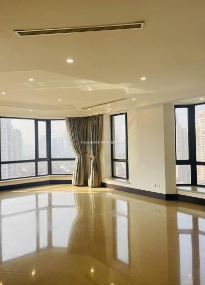Same compound: Belgravia, 3 bedrooms in Shanghai