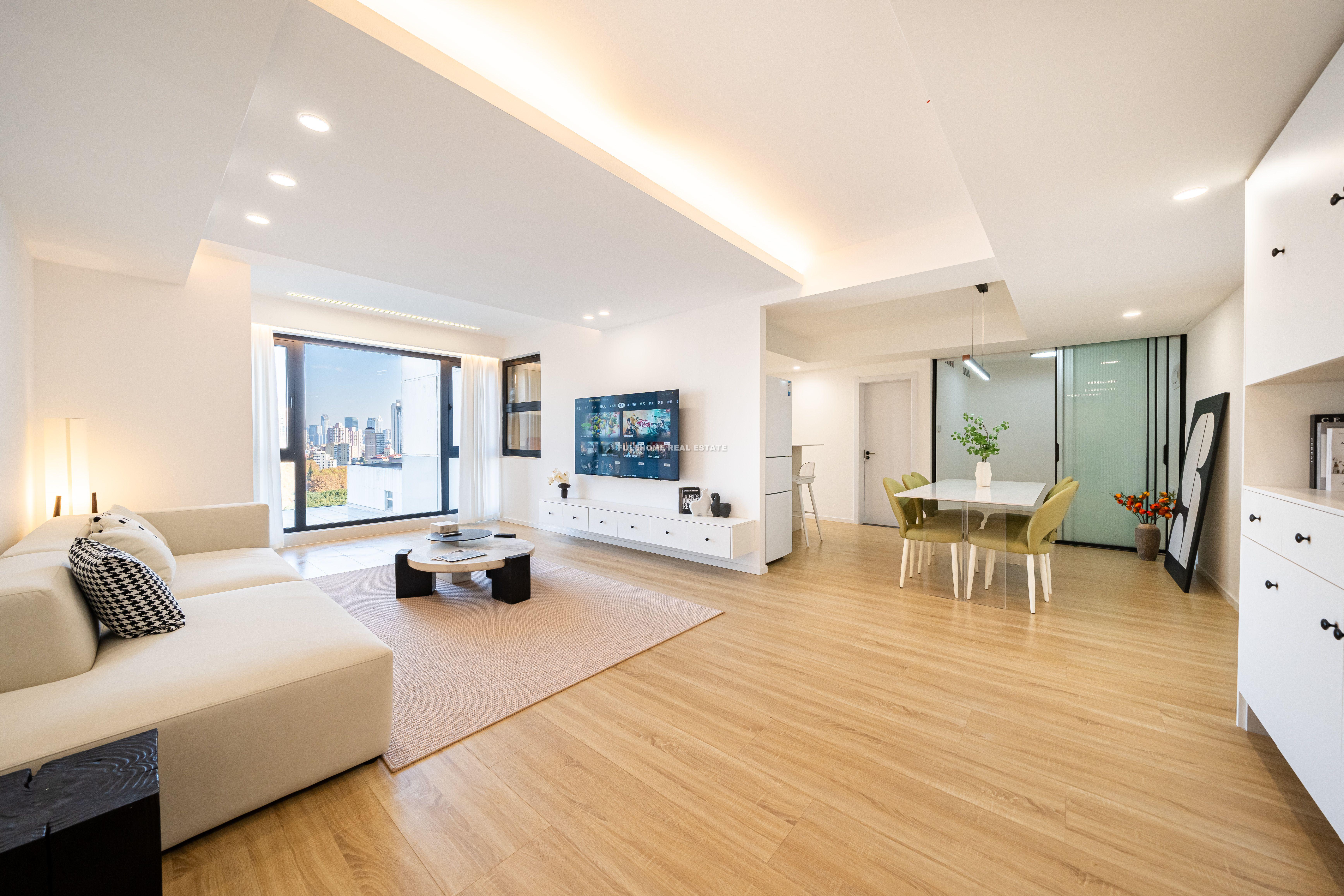 Huijin Plaza - 2 bedroom apartment in Shanghai, Xujiahui, Downtown