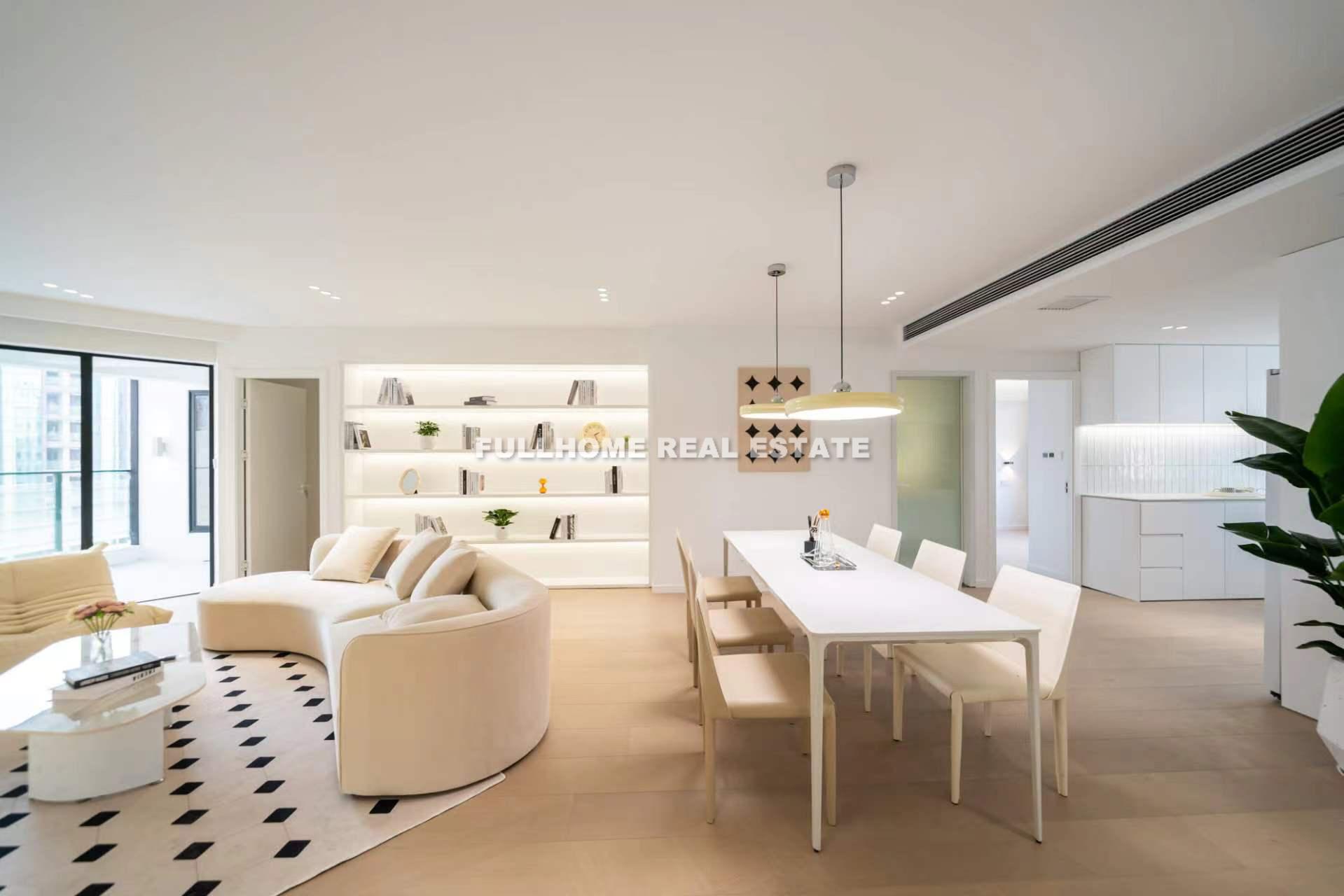 Same compound: Golden Garden, 3 bedrooms in Shanghai