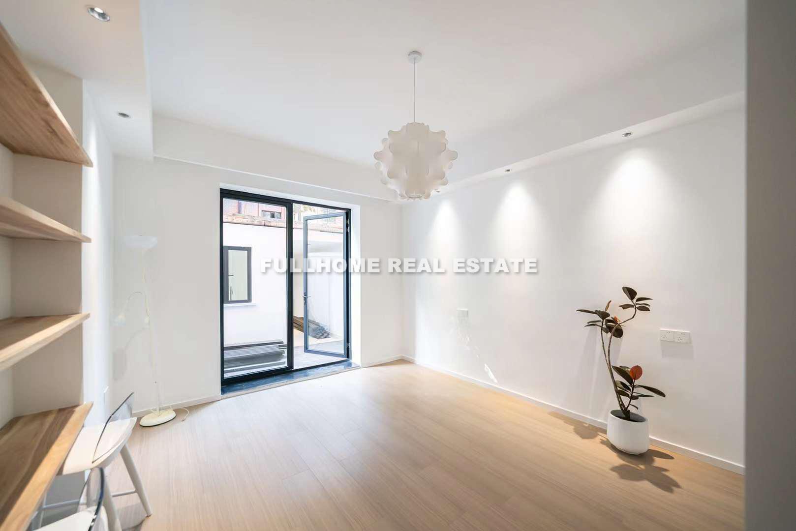Similar property: No.1-700 Xinhua Road Old House, 1 bedrooms, 80 sqm in Shanghai