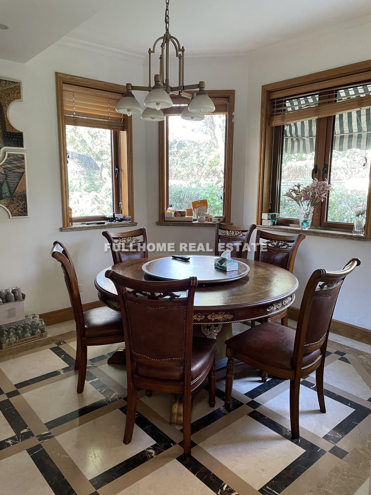 Same compound: Sassoon Park Garden, 5 bedrooms in Shanghai