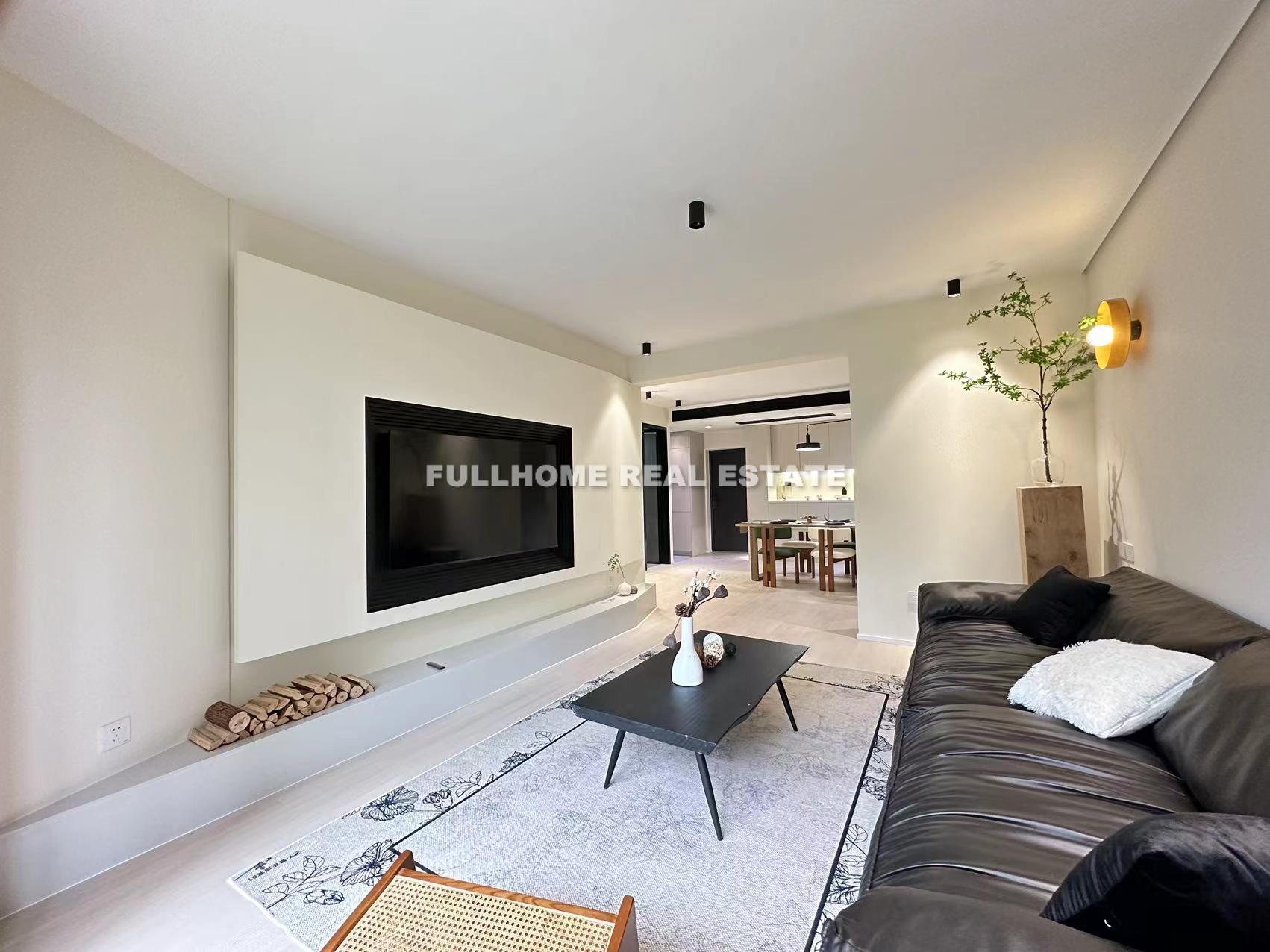 Same compound: Huaihai Garden, 3 bedrooms in Shanghai