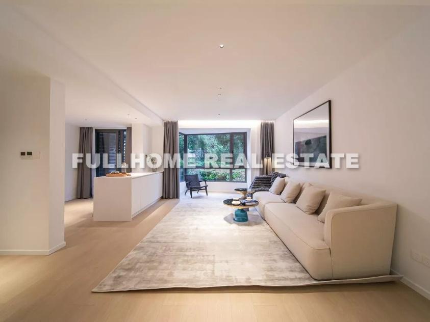 International City - 3 bedroom apartment in Shanghai, Century Park and Lianyang, Pudong