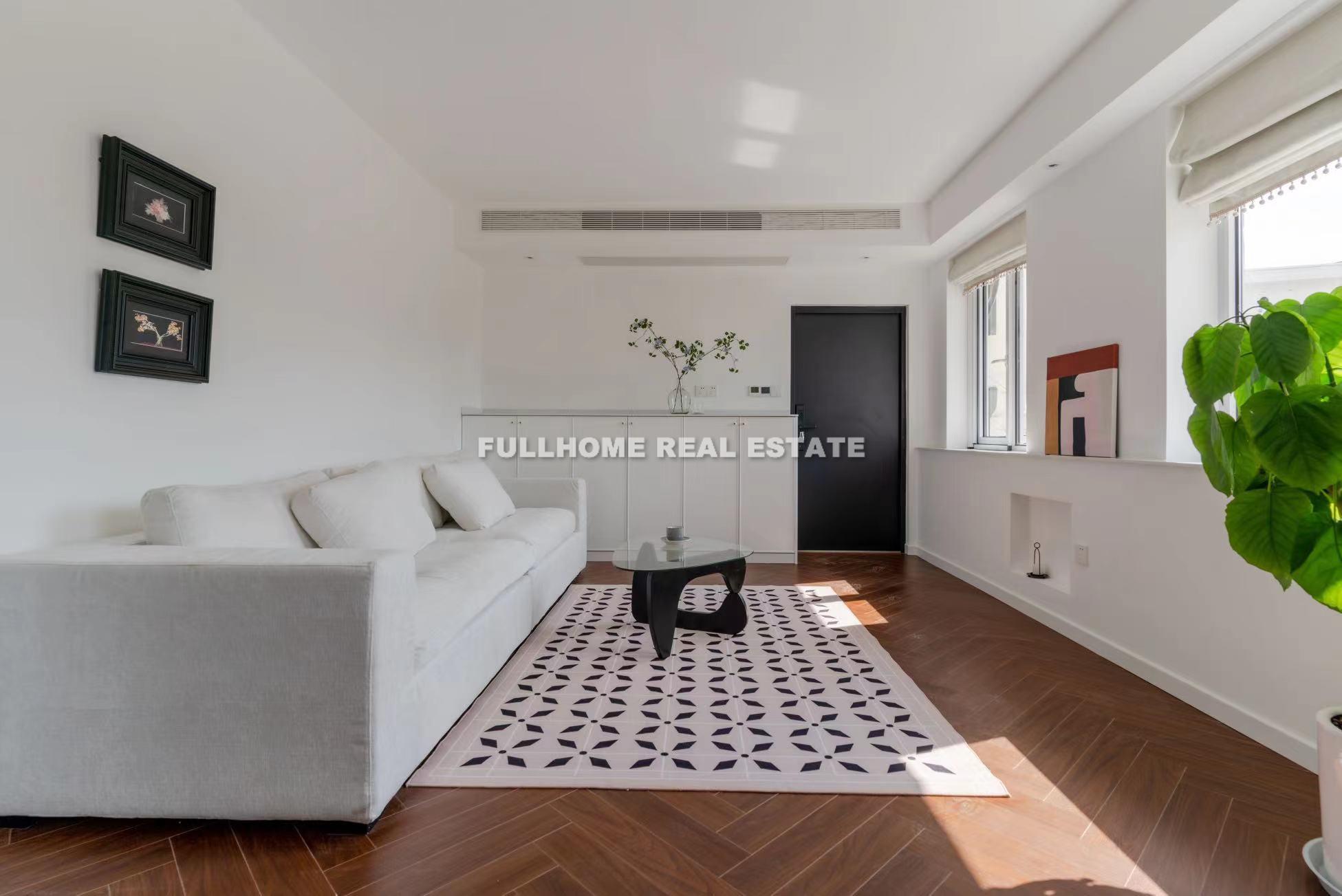 Lane 1-999Yuyuan Road Old House - 2 bedroom apartment in Shanghai, Jing An, Downtown