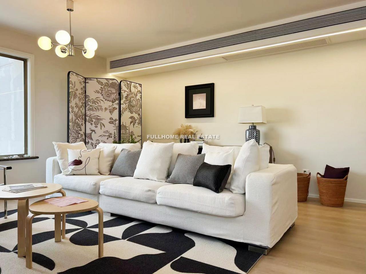 Similar property: Hairun International Apartment, 3 bedrooms, 161 sqm in Beijing