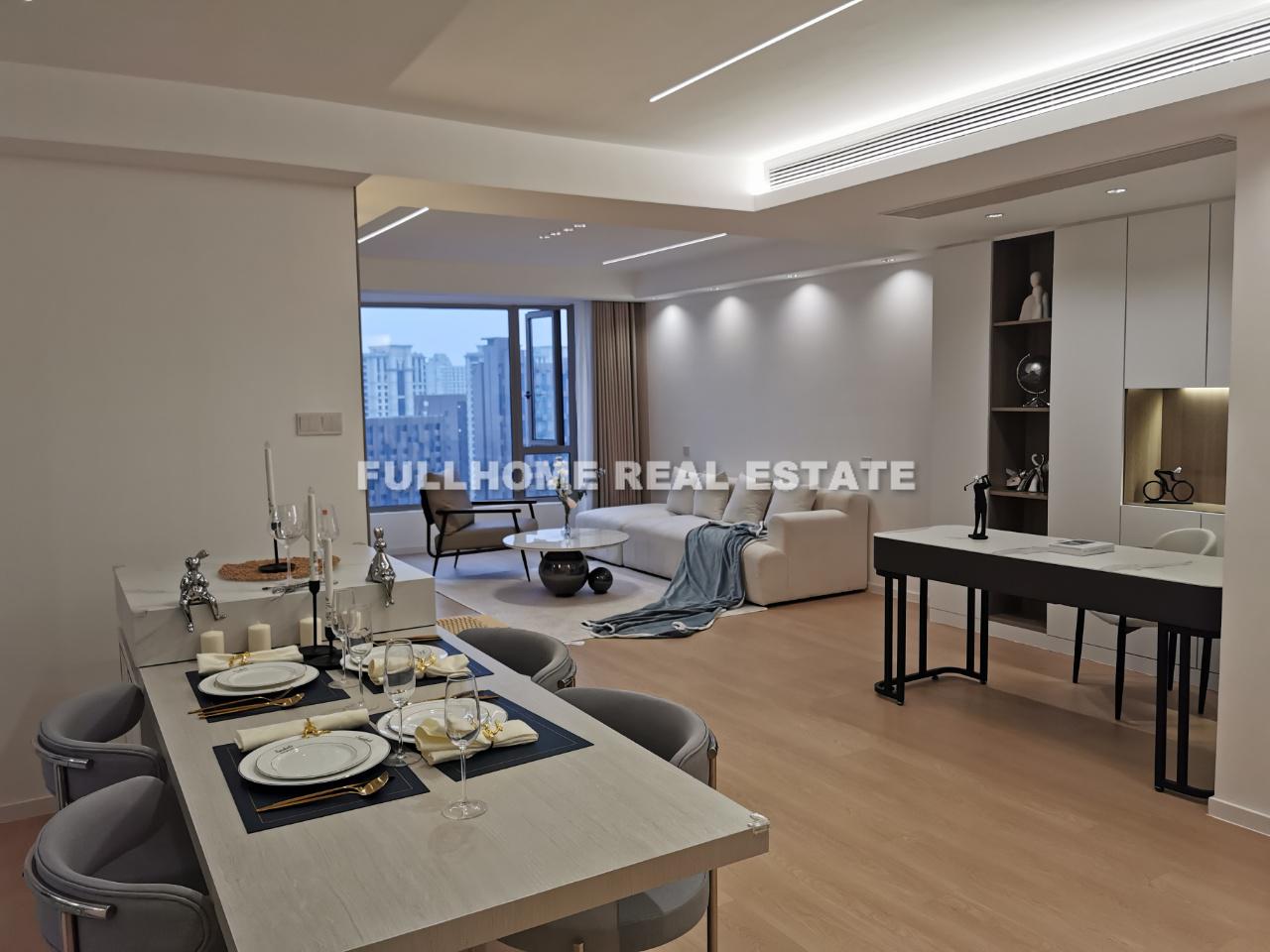 Same compound: Kaixuan Haoting, 3 bedrooms in Shanghai