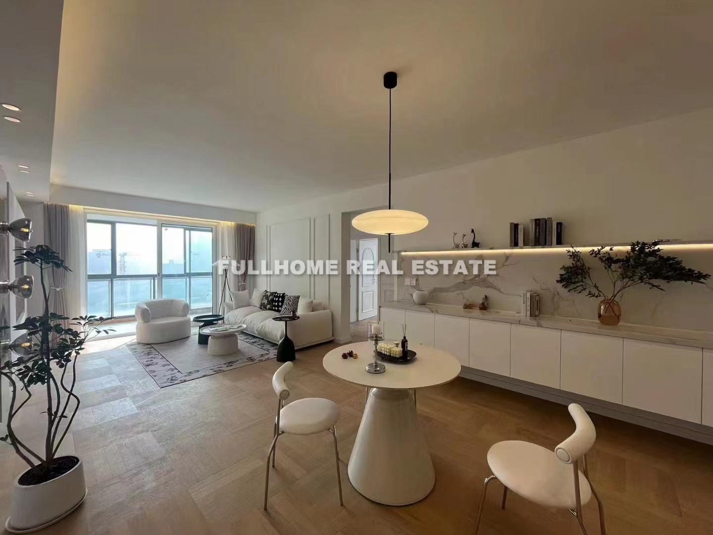 Same compound: Tianding Garden, 3 bedrooms in Shanghai