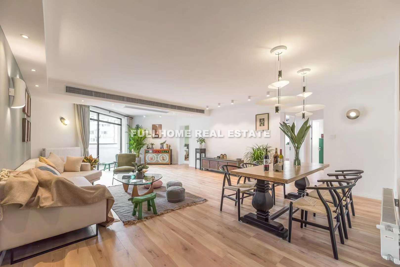 Same compound: Lane 100-600 Yanpin Road Old House, 3 bedrooms in Shanghai