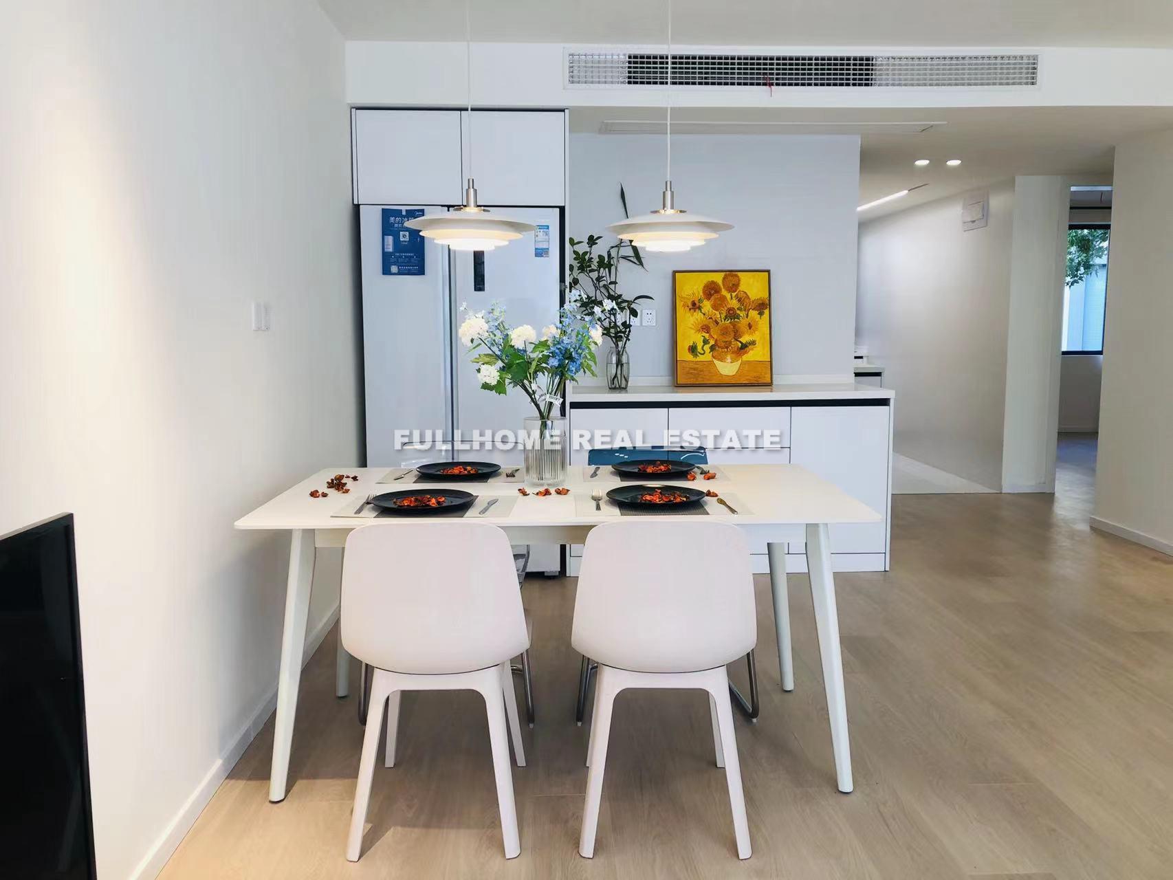 Same compound: Xin Guo Garden, 2 bedrooms in Shanghai