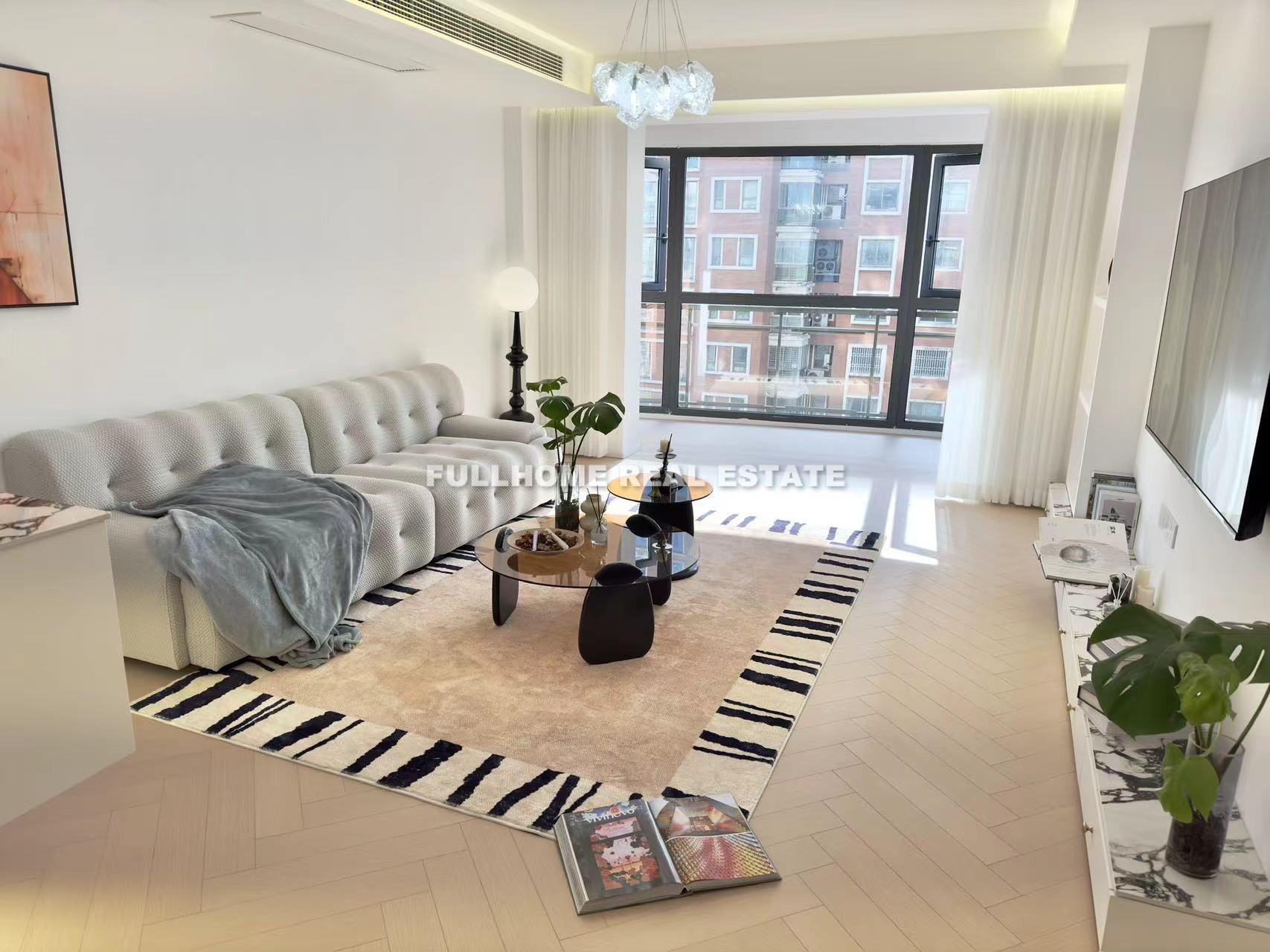 Same compound: Da Gong Guan, 2 bedrooms in Shanghai