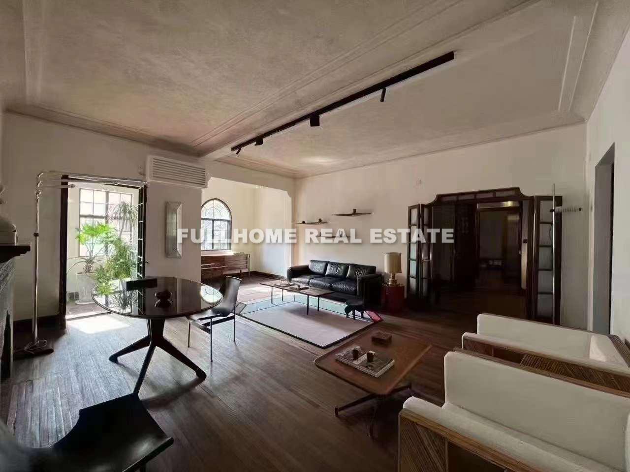 Same compound: Lane 1-300 South Fuxing Road Old House, 3 bedrooms in Shanghai