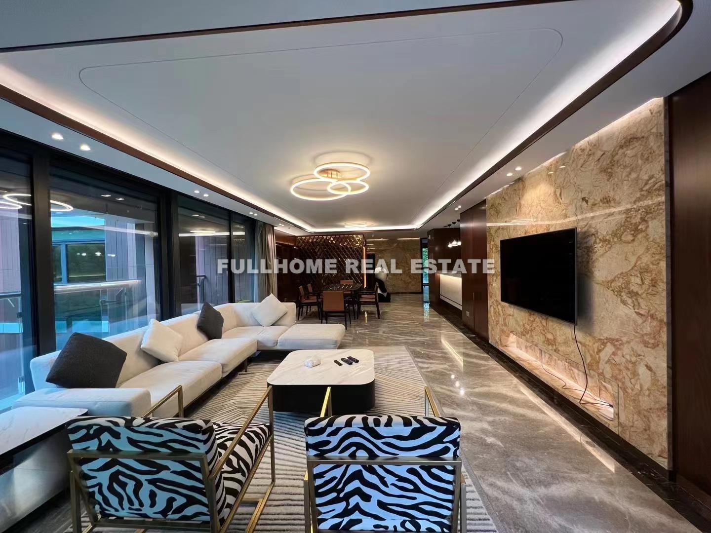 Similar property: Lanson HongQiao Green Country, 4 bedrooms, 232 sqm in Shanghai