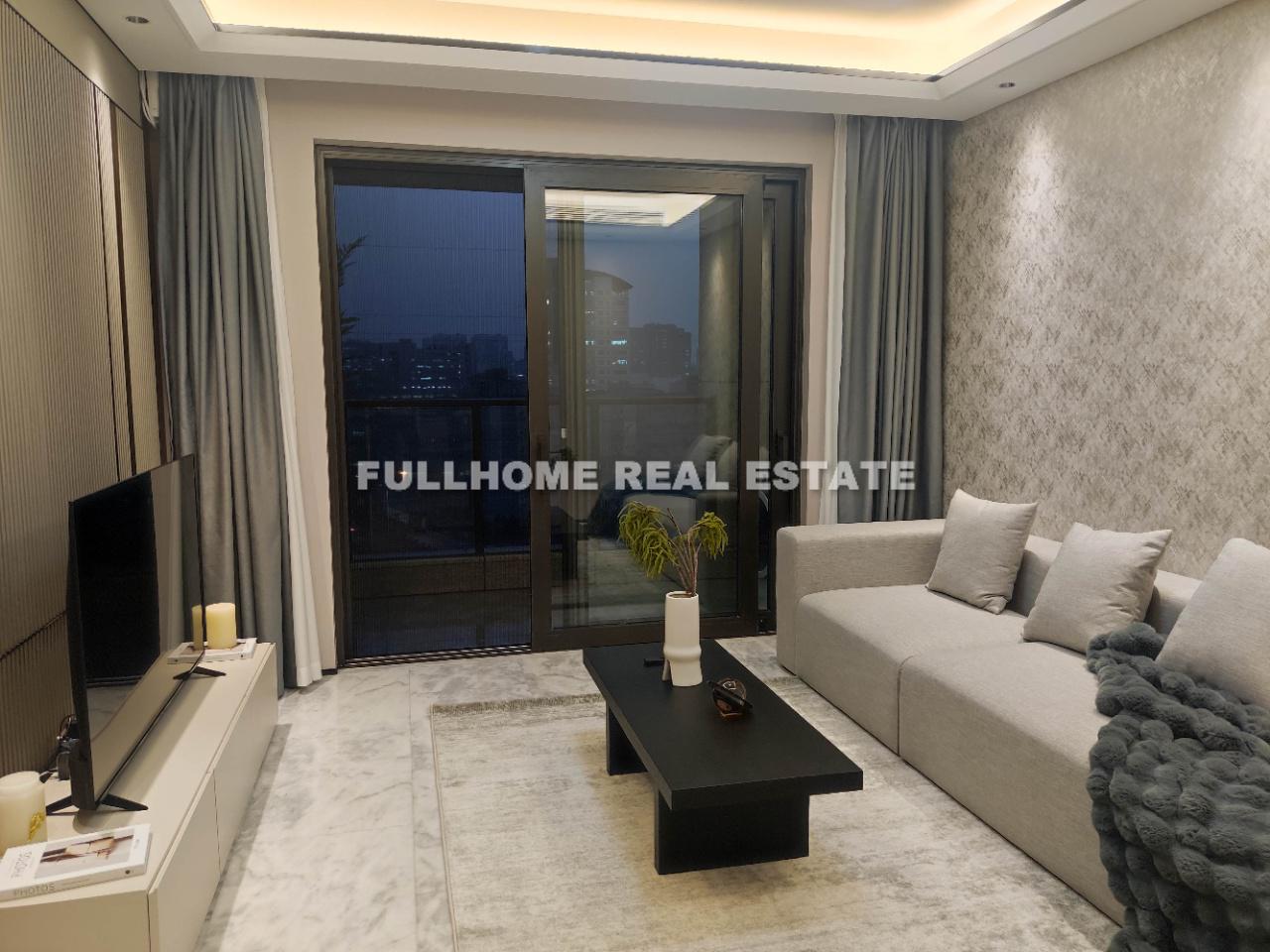 Same compound: Gubei Central Garden, 3 bedrooms in Shanghai