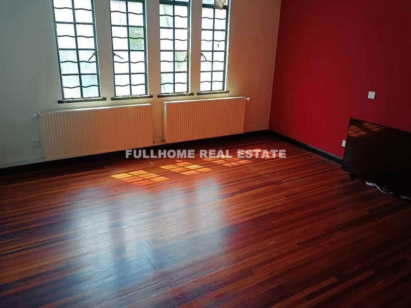 Same compound: Lane 501-1000 Middle Huaihai Road Old House, 2 bedrooms in Shanghai
