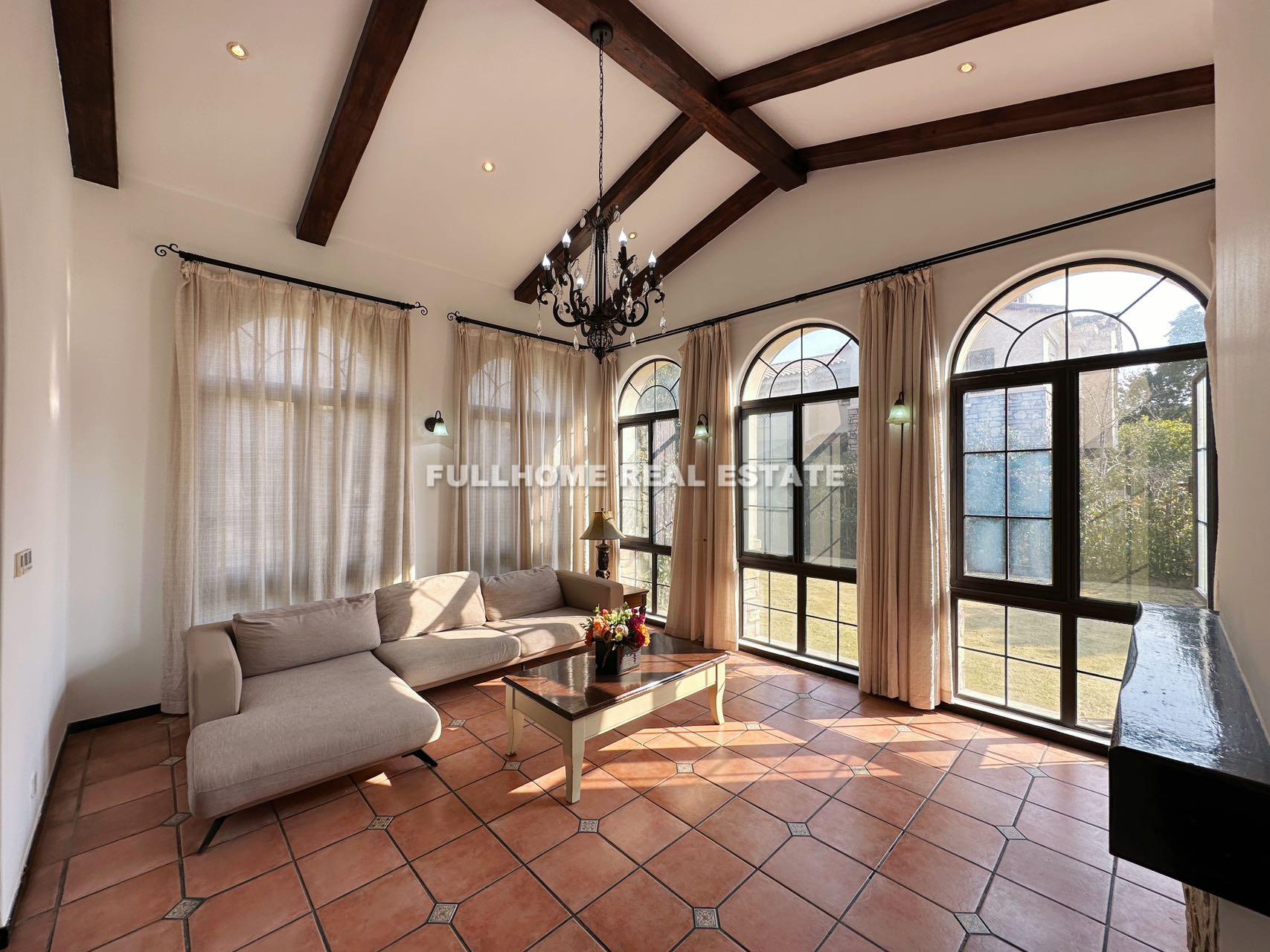 Rancho Santa Fe - 4 bedroom apartment in Shanghai, Minhang, Suburb